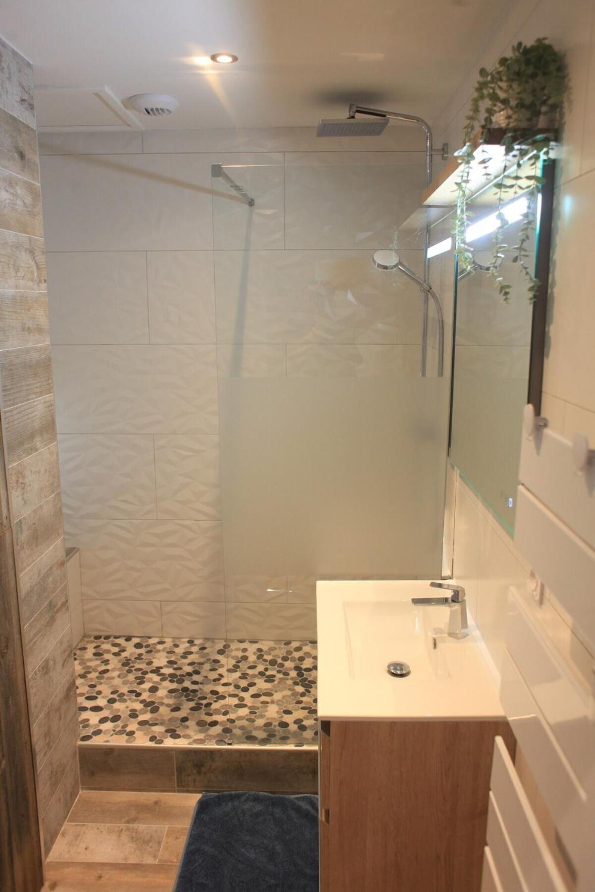 Hotegam Agency, 70 Rue Thiers Championnet, Close Sncf, New & Design, 2 Bedrooms, 1 Office Grenoble Kamer foto